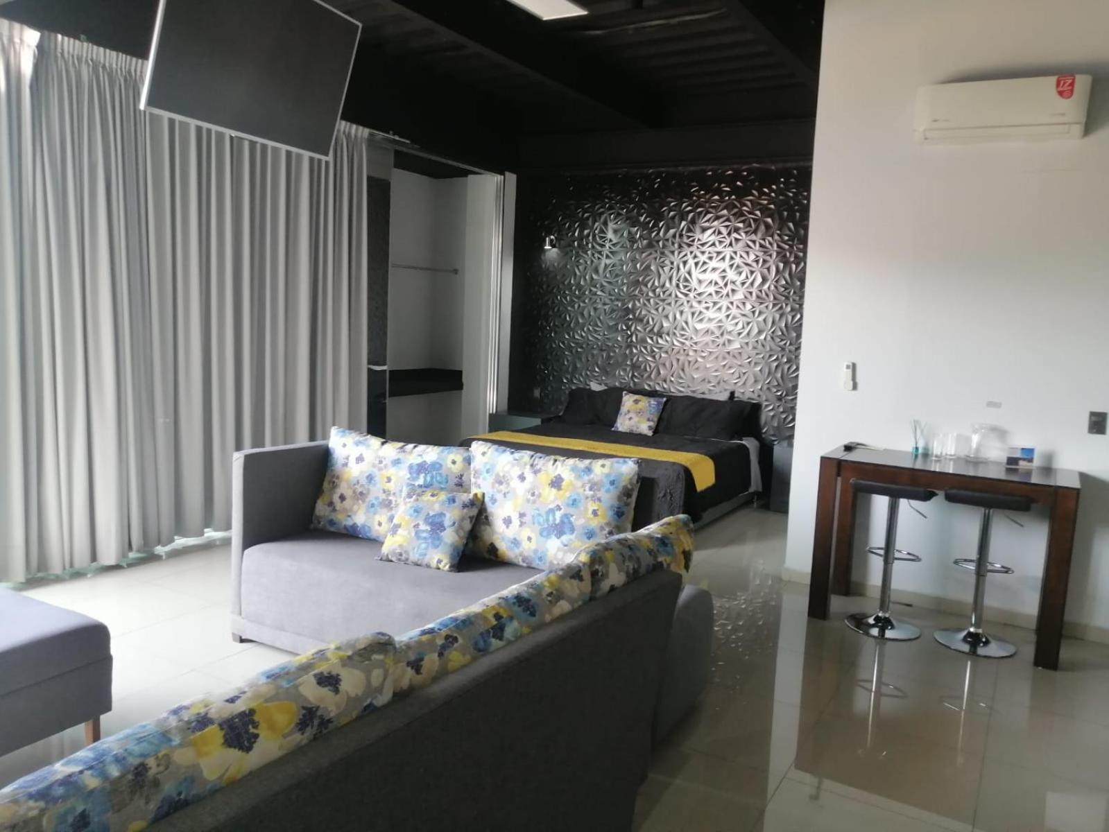 Suites La Gloria Alojamiento Independiente Tepatitlan de Morelos Εξωτερικό φωτογραφία